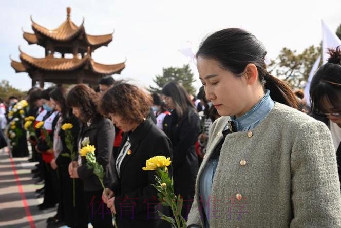 五超联赛赛会制呼市站赛前举行默哀仪式 悼念“5·12”逝去同胞